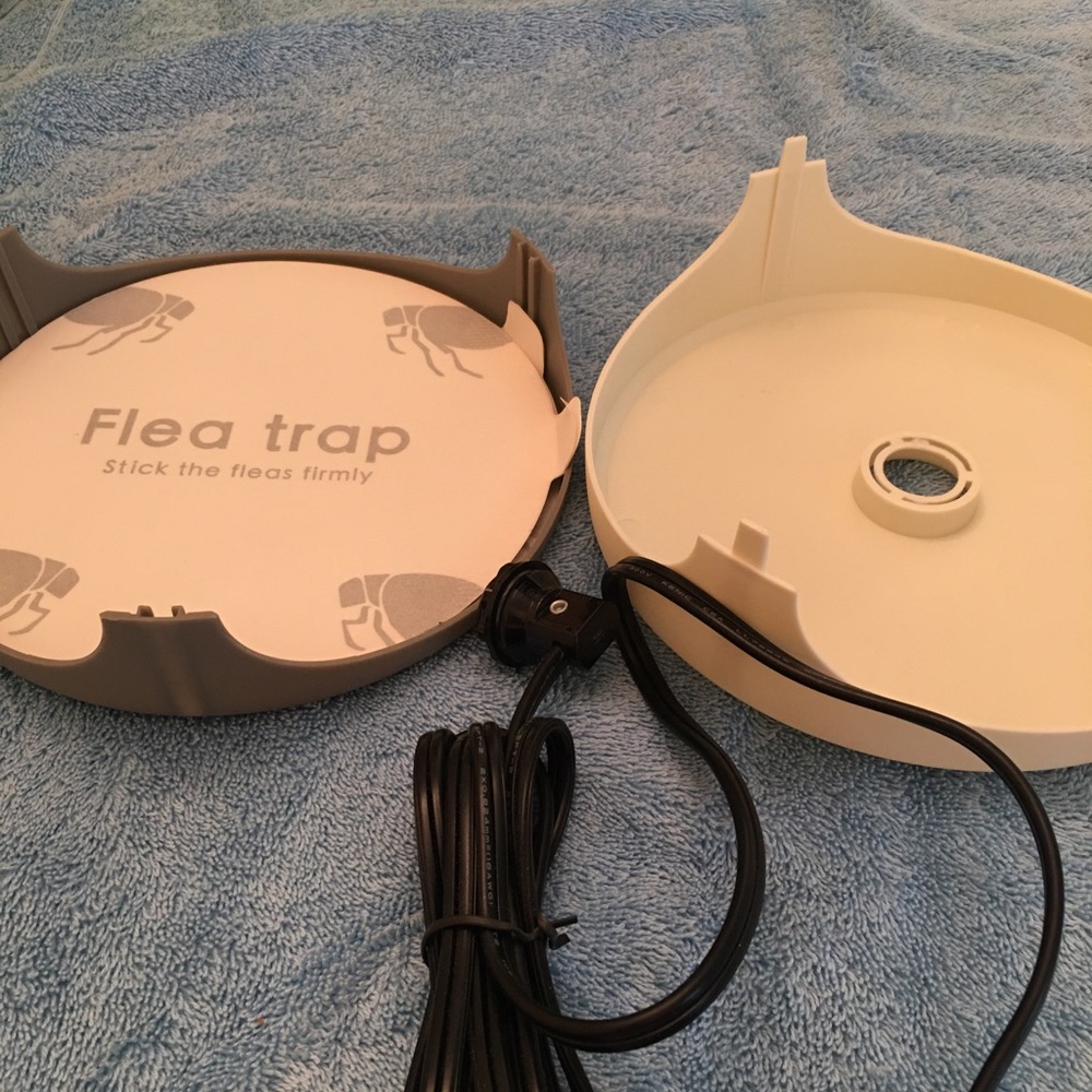 Flea Trap Sticky Pad Set with Power Cord
